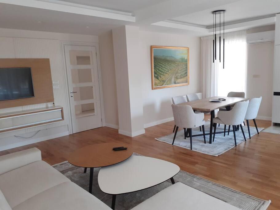 Brand New Lux Apartment Skopje Eksteriør bilde